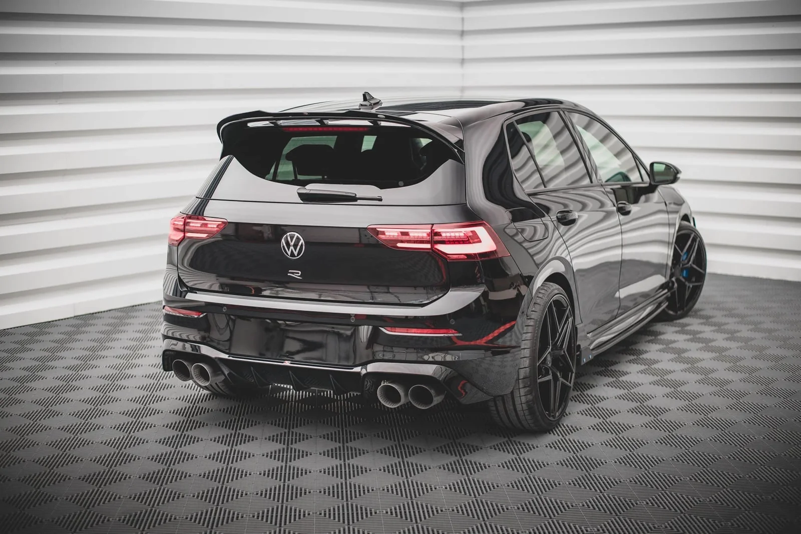 DIFUSOR TRASERO V.1 VOLKSWAGEN GOLF R MK8 MAXTON DESIGN - Imagen 4