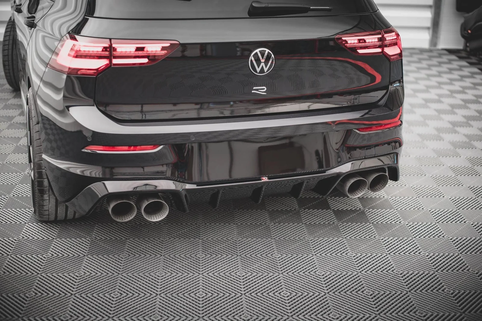 DIFUSOR TRASERO V.1 VOLKSWAGEN GOLF R MK8 MAXTON DESIGN - Imagen 5